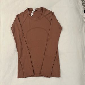 Lululemon Swiftly top SZ 4
